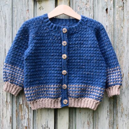Hækleopskrift Fie cardigan, hæklet cardigan til børn