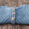 Hækleopskrift Mistys cardigan, hæklet cardigan til børn