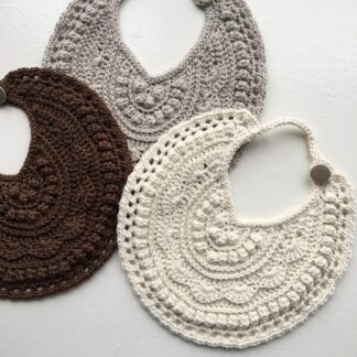 Hæklet savlesmæk, hækleopskrift. Crochet bib, crochet pattern