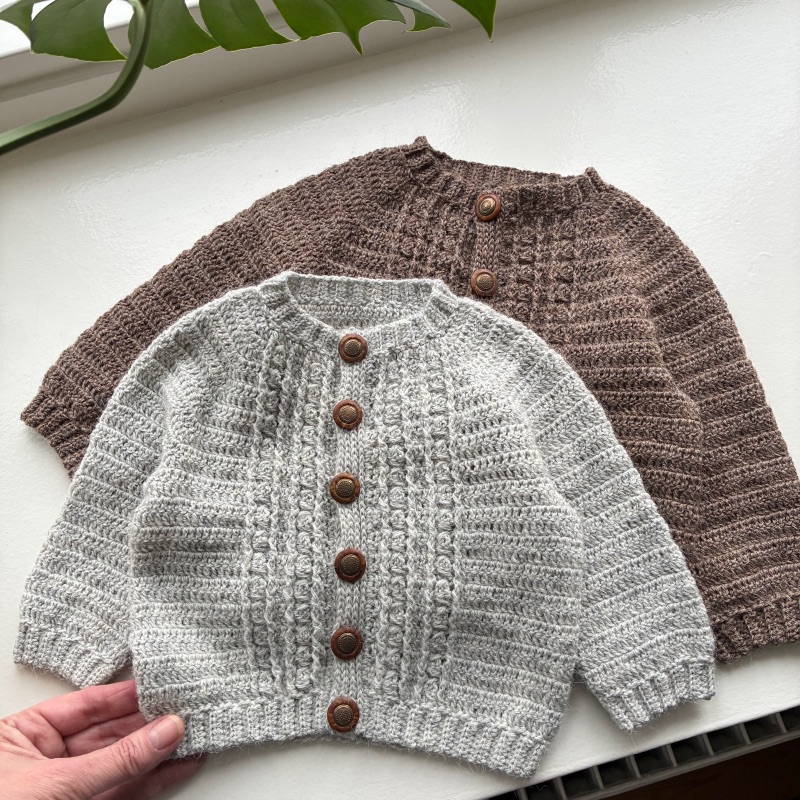 Hækleopskrift trøje til børn. Hæklet trøje til baby og børn