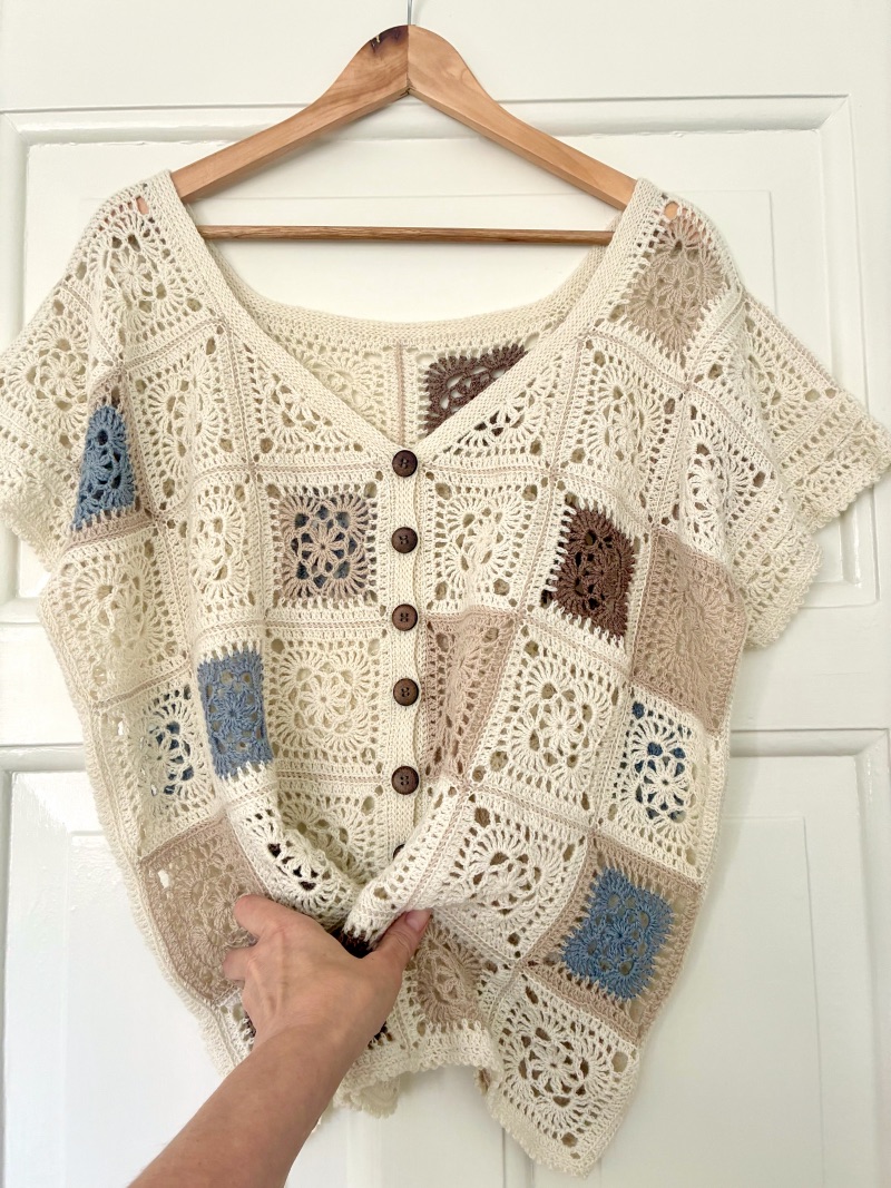 Hæklet cardigan af firkanter, hækleopskrift